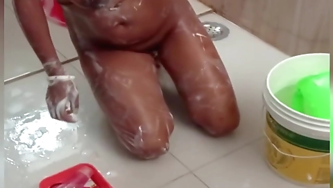 Big Booty Bathing Showering Sexy Pussy
