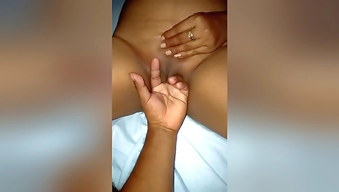 Srilankan Wife Mastribute.. කලලග පසයට ඇගලල දනව
