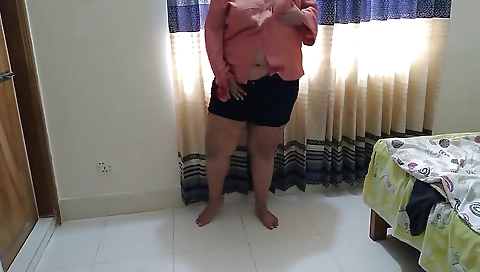 Hot Aunty Gandi Gali De Raha Hai Lund Ki Liye Tamil Beautiful - Hindi Audio
