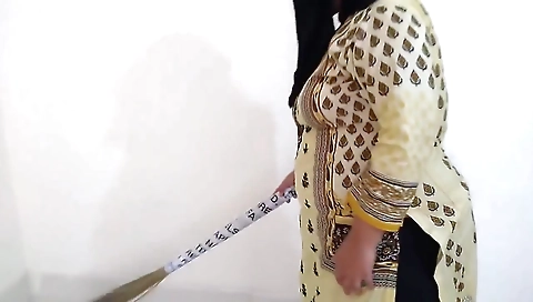 Padosi Ladaka Jabardasti Chudai Desi Muslim 55 Year Old Aunty Jabaki Safai Ghar - Tamil Sex -2