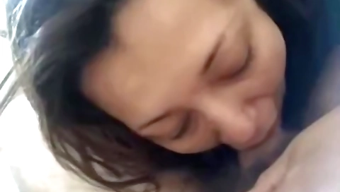 Chandigarh Cheating Wife Sucks Young Neighbor’s Cock