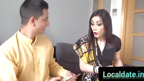 Devar Bhabhi - Devar Ne Bhabhi Ko Diya Muh Me