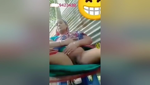 Today Exclusive -horny Desi Bhabhi Fingering