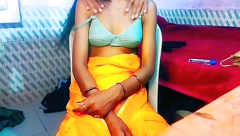 Deshi Bhabhi For Boobs Masage