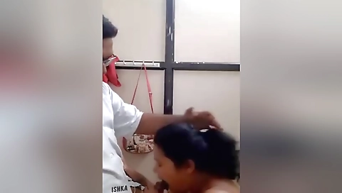 Big Booby Indian Aunty Fucked Inside A Boutique Shop