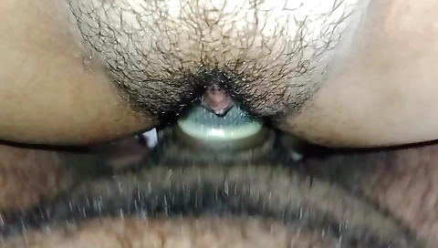 Bibi Job Ghar Per Nahi Thi Malik Ne Noukrani Ko Choda Condom Laga Ke