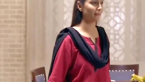 Sexy Nokrani And Ko Kapde Chang Karte Dekha Or Room Me Choda