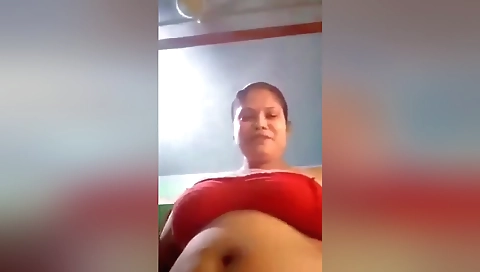 Today Exclusive -desi Bbw Bhabhi Showing Her Boobs