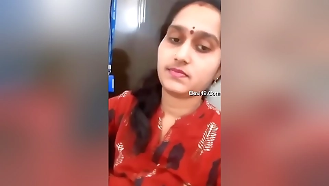 Today Exclusive -sexy Bhabhi Shows Her Boobs And Ass