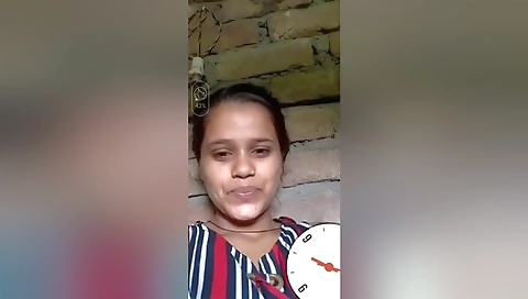 Today Exclusive -desi Village Girl Shows Her Boobs