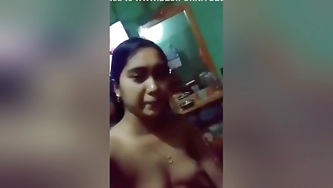 Today Exclusive -desi Bhabhi Shows Her Boobs And Pussy