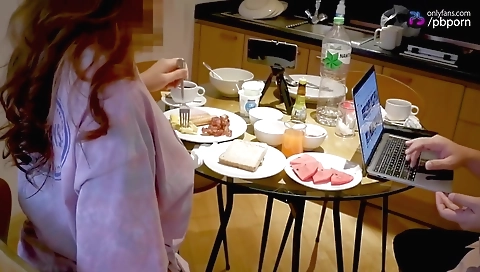 Morning Sex - Naughty Girlfriend Needs Cum Before Breakfast Every Day - Yokiebearz จะกิuข้าวก่อu Nรือเย้กกัuก่อuดี