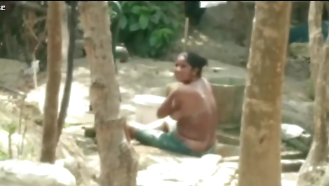 Desi Sexy Nude Bathing