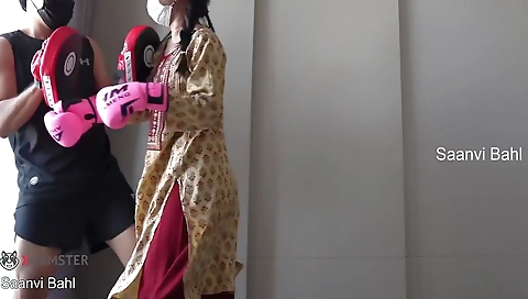 Indian Mma Fighter ,saanvi Bahl Knockout With Flying Kick!
