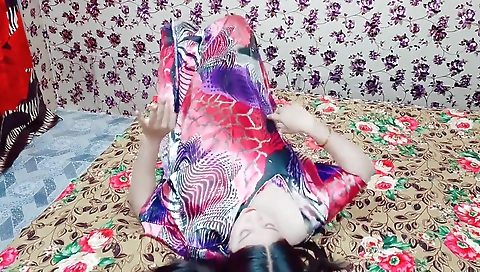 Cute Indian Bhabhi Showing Boobs And Pussy