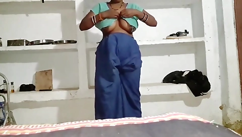 Desi Wife Fingering And Showing Body