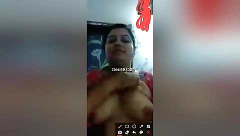 Today Exclusive -boudi Shows Her Boobs
