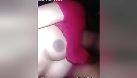 Today Exclusive- Desi Bhabhi Shows Her Boobs