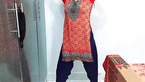 Indian Bhabhi Strip Tease Nude Dance Ass Twerking Shaking Boobs Full Hot