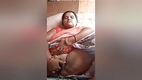 Today Exclusive -village Bhabhi Shows Her Boobs