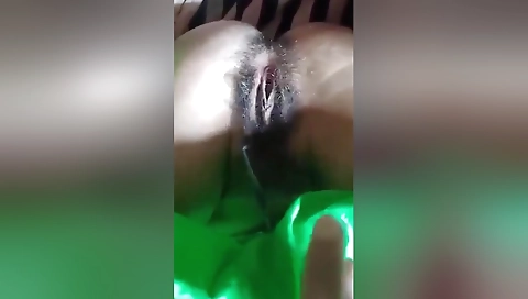 Today Exclusive -cute Desi Girl Shows Her Boobs And Fingering