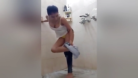 Desi Girl Record Her Cloths Changing Video