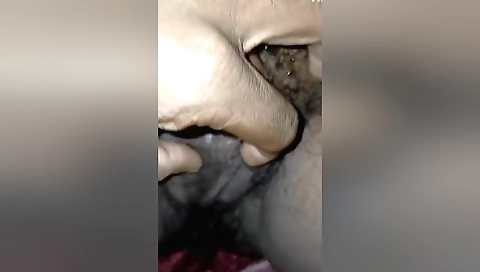 Sri Lankan Juicey Pussy