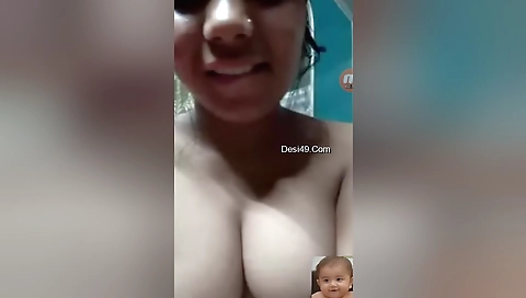 Today Exclusive- Cute Desi Girl Shows Her Boobs