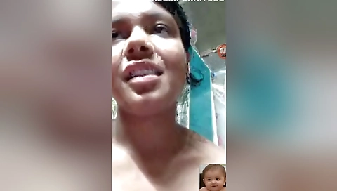 Today Exclusive- Cute Desi Girl Shows Her Boobs