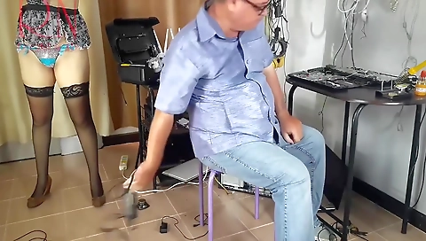 A Naked Maid Is Cleaning Up In An Stupid It Engineers Office. Real Camera In Office. Cam 3