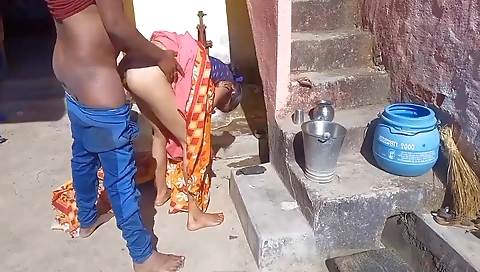 Deshi Village Bhabhi Outdoor Hindi Sex