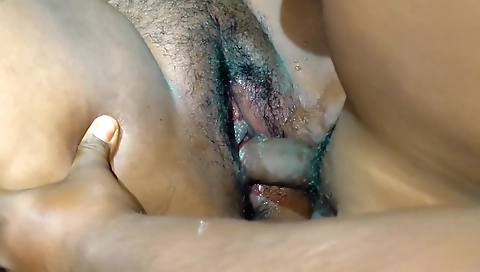 Desi Stepmom Ne Squirt Se Bete Ko Nehla Diya Chudai Ke Waqt Hindi Hd Video Sex