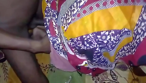 Pados Ki Bhabhi Ko Desi Daru Pilakar Land Chusaya Aur Chudai Ki