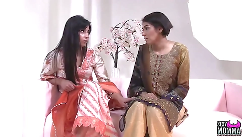 Aaliyah Schools Step Mom Sahara On Sex Toys With Aaliyah Yasin And Sahara Knite