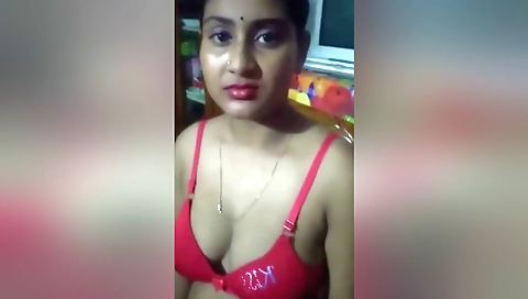 Rajasthani Bahu Desi Stepdaughter Showing Her Big Boobs And Press Stepfather Indian Latina Body Beautiful Night With Simmpi
