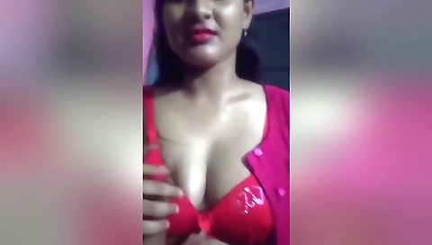 Rajasthani Bahu Desi Stepdaughter Showing Her Big Boobs And Press Stepfather Indian Latina Body Beautiful Night With Simmpi