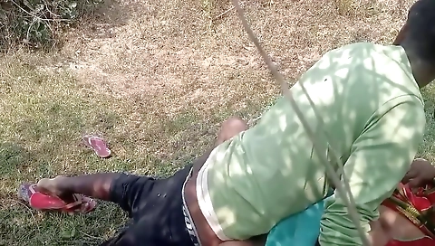 Deshi Village Bhabhi Outdoor Sex Video