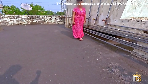 Hot Milf In Busty Milf Outdoor Doggystyle Pee