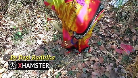 Desi Indian Outdoor Big Boob Aunty Showing Big Ass Big Body Hindi Porn Video