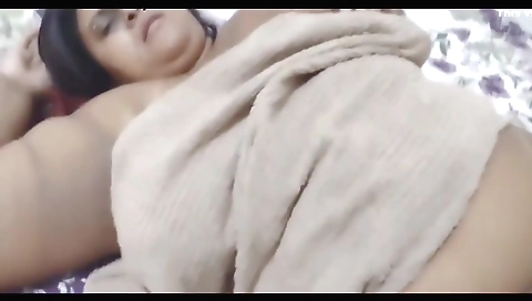 Indian Stepmother Receives A Visit From Her Friend And Gives Her Mouth With Him