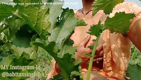 18 + Indian Bhabhi Desi Outdoor New Open Field Showing Big Ass And Natural Boobs Hindi Video