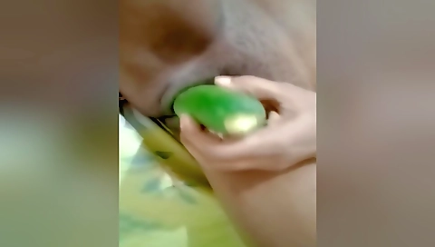 Tamil Hot Bhabhi Sex With Green Cucumber - Huge Cum Out