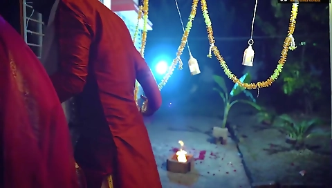 Nai Nawali Dulhan Ne Shadi Ke Din Hi Apne Ex Boyfriend Ke Sath Chudai Kia Pati Ke Samne ( Hindi Audio )