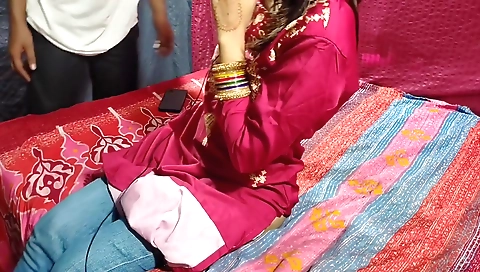 Li Ya - Chachi Ki Ladki Ko Chut Me Ungle Karte Hua Pakad Cousin Ne