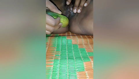 Boudi Play With Pussy