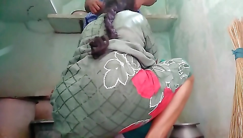 Desi Priyanka Aunty Nice Blowjop Sex