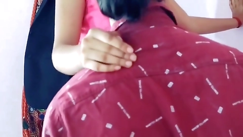 Padosi Ne Bhabi Ko Help Karne Ke Bahane Chod Diya
