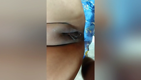 Chupky Se Bhabhi Ky Kamary Mi Jakr Rat Ko Bhabhi Ki Kapdy Utarkar Ke Dekha Or Bhabhi Ki Mast Chut Ka Mza Lea Or Bhabhi Mast Moti