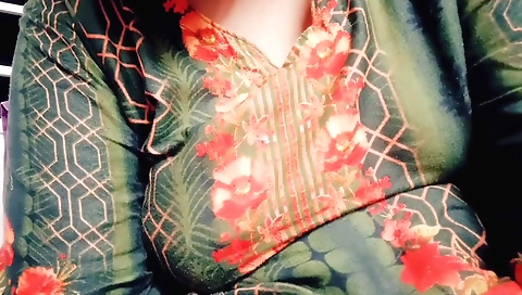 Village Girl Pussy Fingering.bengali Girl Hot Sex