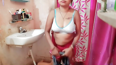 Indian Housewife Sexy Show 1